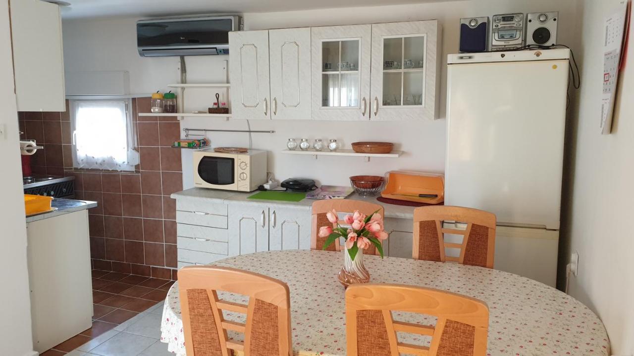 Apartman Dinka *